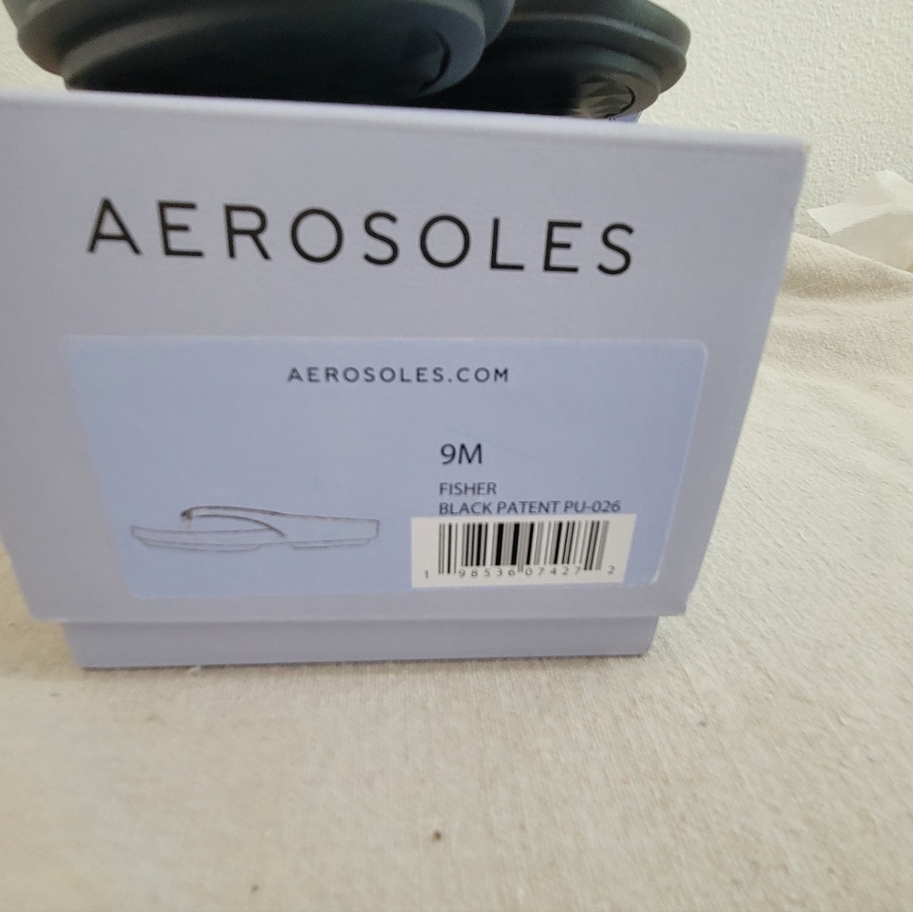 AEROSOLES Fisher Thong Sandals in Black Patent Faux Leather Size 9M - Picture 5 of 5